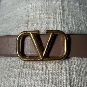 Valentino Women’s reversible belt. Black and Poudre